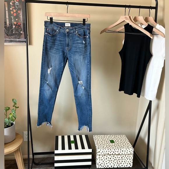 Hudson Blair Super Skinny Jeans with Chewed Hem Size 28 - Picture 2 of 12